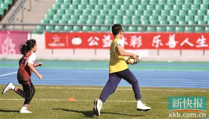 广州120余青少年“决战”橄榄球赛场|广州市|彩票|体育彩票|赛事|青春飞扬_新浪新闻