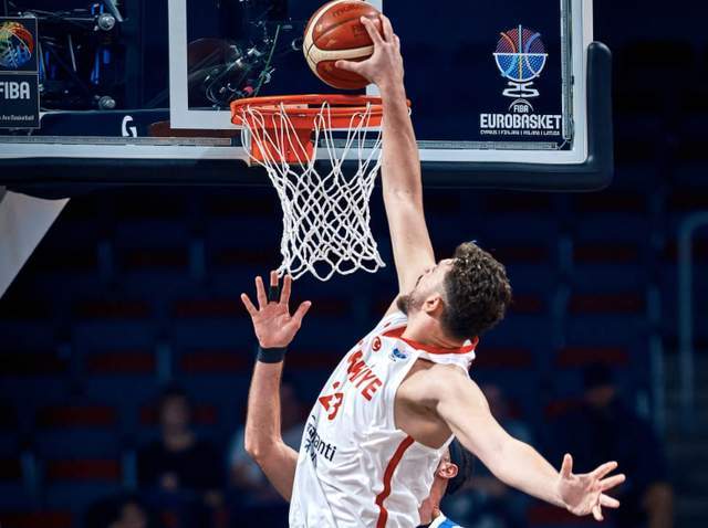 14分完胜小组鱼腩!火箭新星23+12+9大杀四方,老将连续爆发